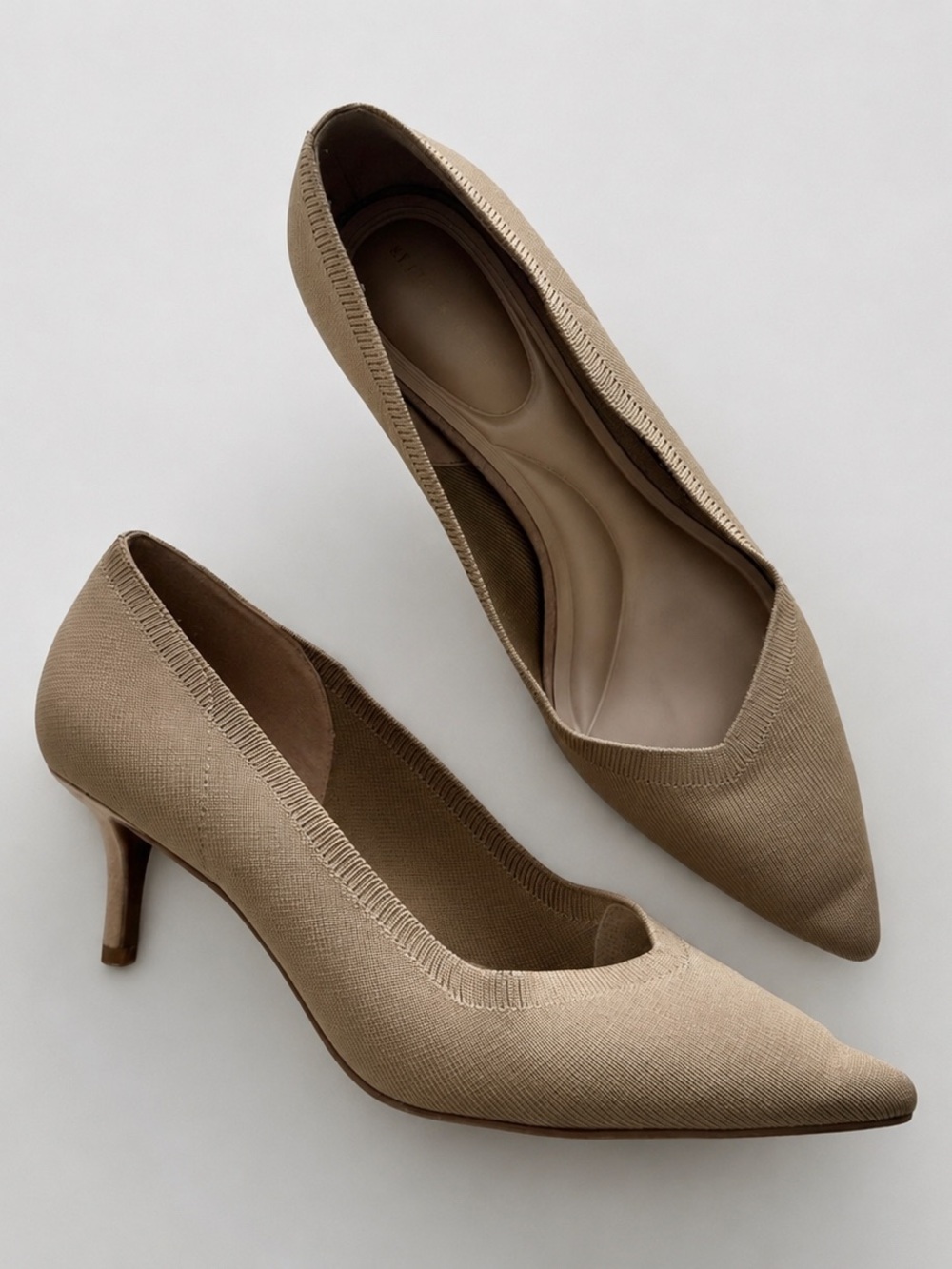 Kelly & Katie Nude Pointed Toe Kitten Heels Size 10W Wide Width